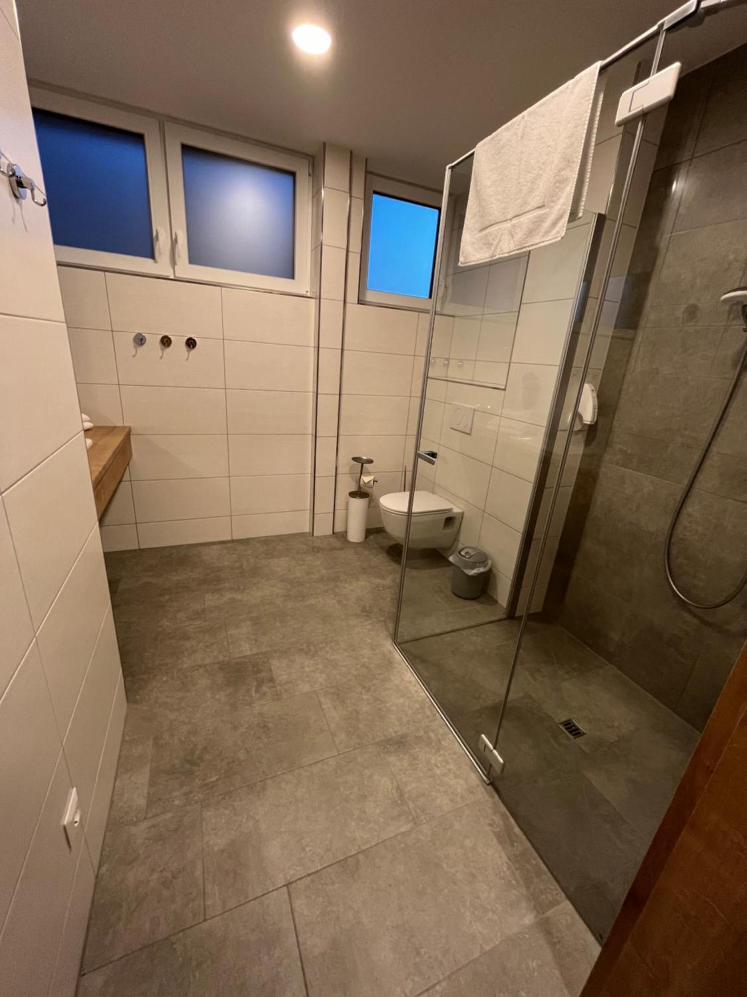 Penker Wirt Zimmer Bank Extérieur photo